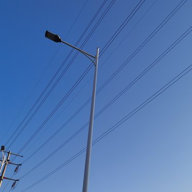 太阳能光伏供电系统在路灯维修中的应用与探索